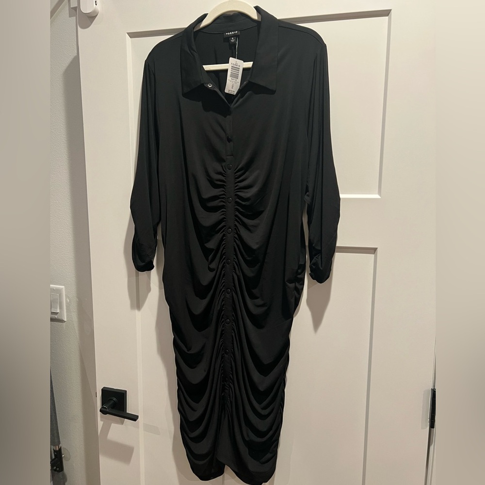 NWT Torrid Elegant Black Ruched Long Sleeve Dress